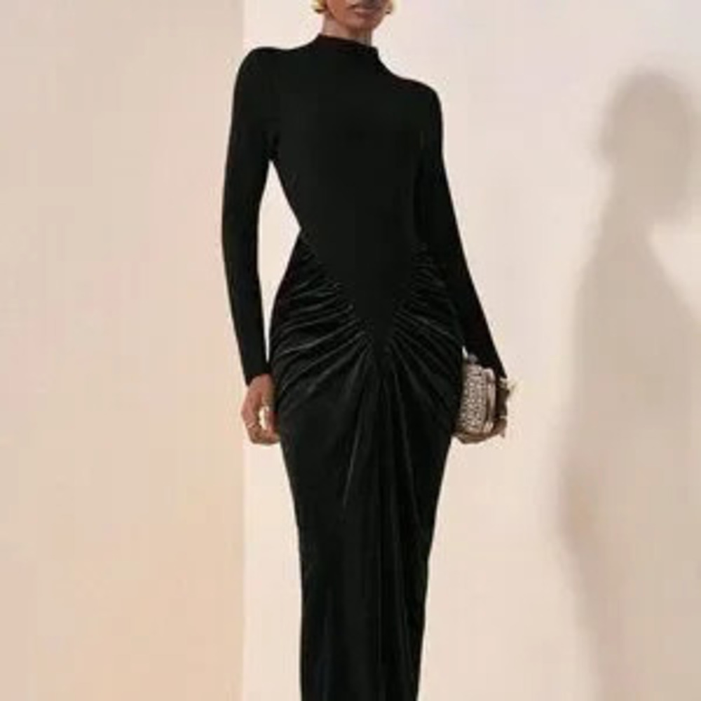 Black Elegant Women's Ruffle Neck Velvet Maxi Dress